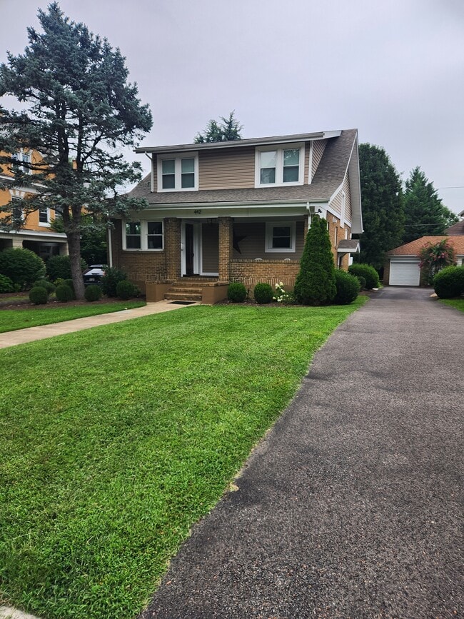 property at 442 Walnut Ave SE