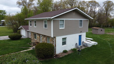 2875 N West Shafer Dr in Monticello, IN - Building Photo - Building Photo