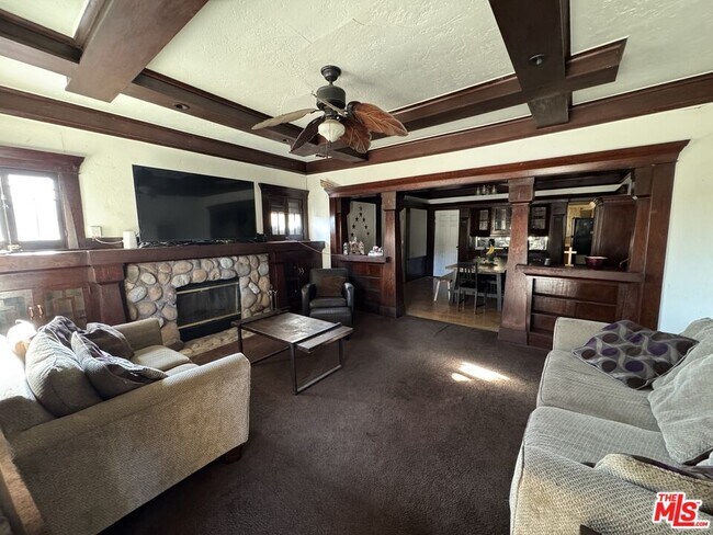 147 N Dillon St in Los Angeles, CA - Building Photo - Building Photo