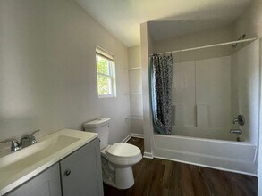 1112 E Bolton St in Savannah, GA - Building Photo - Building Photo