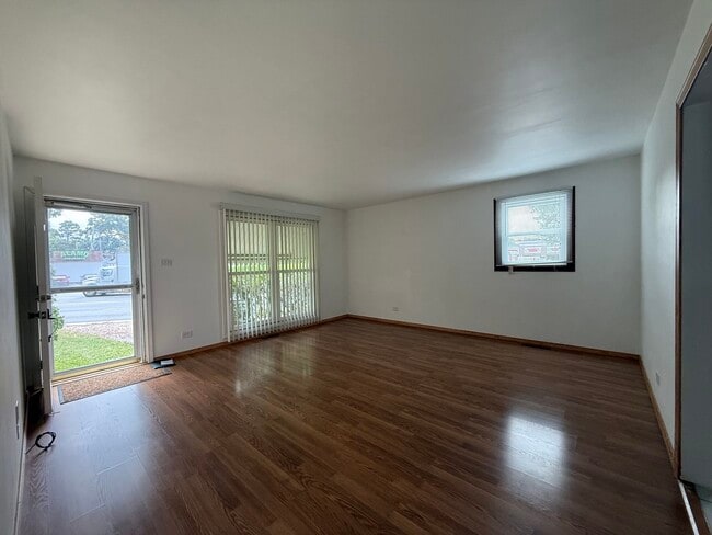 723 S Lake St in Mundelein, IL - Building Photo - Building Photo