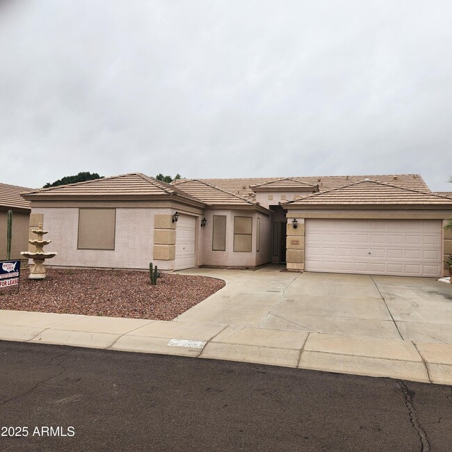 14230 N 152nd Ln in Surprise, AZ - Foto de edificio - Building Photo