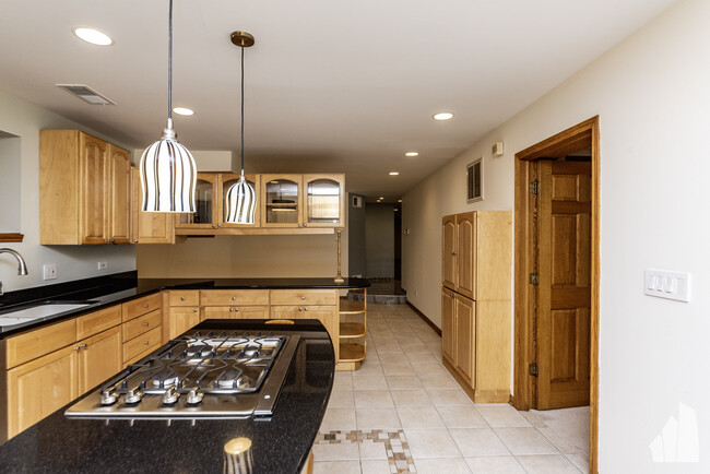 4625 N Dover St, Unit G in Chicago, IL - Foto de edificio - Building Photo