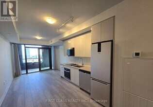 2920 Hwy 7 in Vaughan, ON - Building Photo - Building Photo