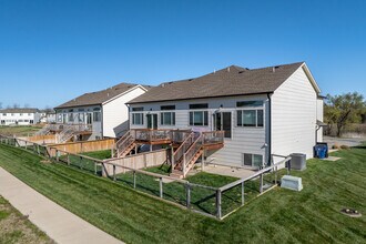 Clear Ridge Townhomes in Wichita, KS - Building Photo - Building Photo
