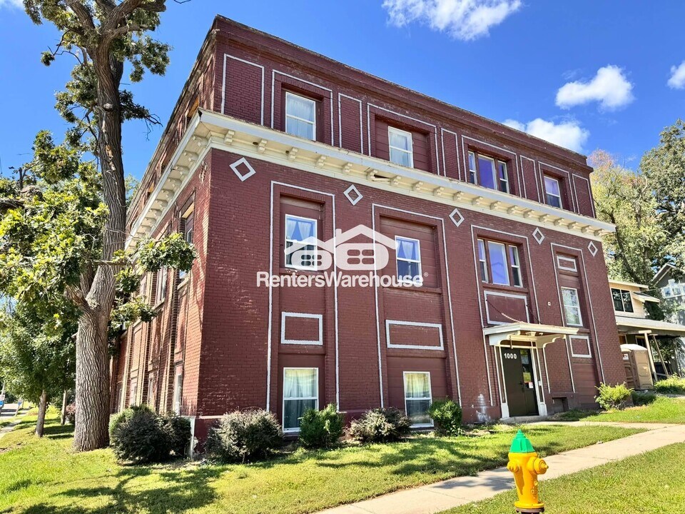 1000 24th St in Des Moines, IA - Building Photo