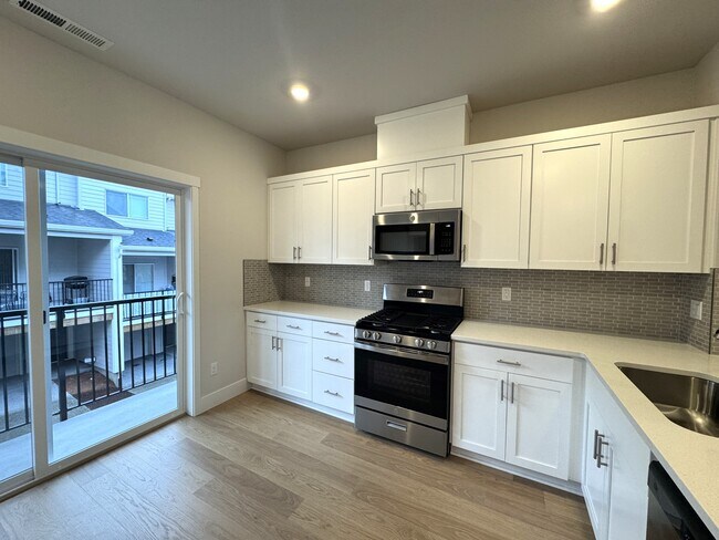 15083 NW Ethel Ln in Portland, OR - Building Photo - Building Photo