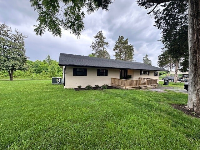 128 Harness Rd in New Tazewell, TN - Foto de edificio - Building Photo