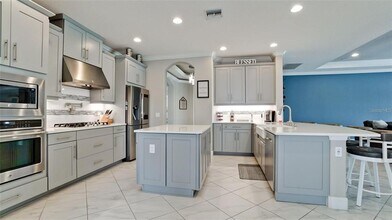 5738 Hydrangea Cir in Sarasota, FL - Building Photo - Building Photo
