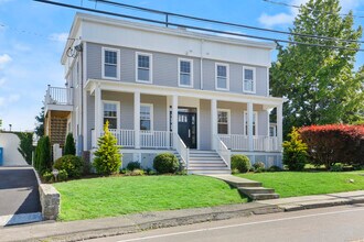 29 East Ave in New Canaan, CT - Building Photo - Building Photo