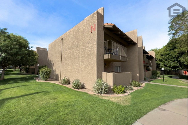 property at 5525 E Thomas Rd