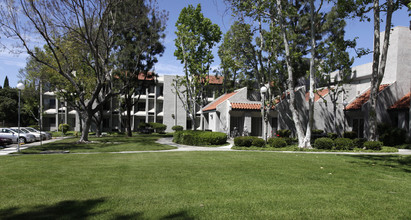 Tustin Gardens Apartments in Tustin, CA - Building Photo - Building Photo