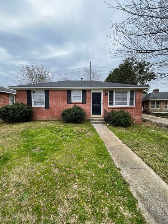 3900 Wellesley Dr in Columbia, SC - Foto de edificio