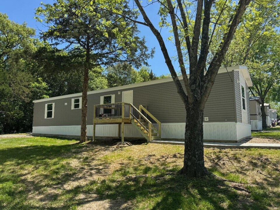 27a Fox Haven Dr in Truesdale, MO - Foto de edificio