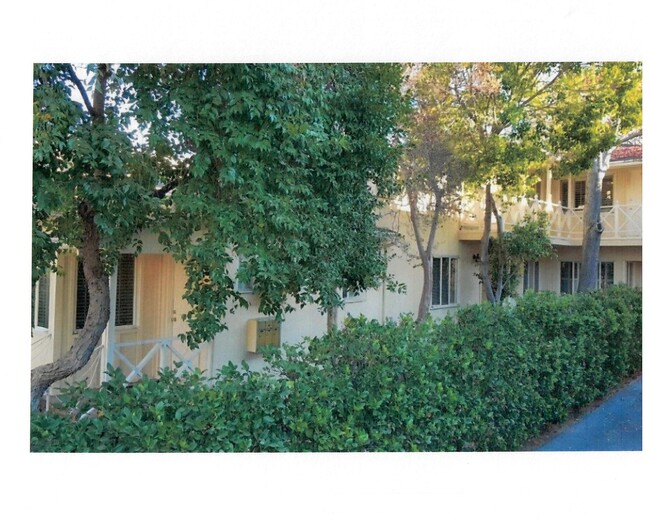 11474 Moorpark St in North Hollywood, CA - Building Photo - Building Photo