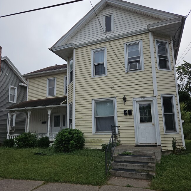 426 W Front St, Unit 426 in Berwick, PA - Foto de edificio - Building Photo