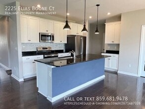 2225 Elias Boone Ct in Hebron, KY - Building Photo - Building Photo