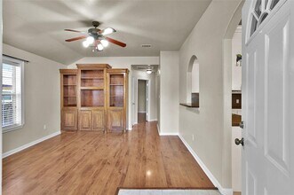 244 Longview St in Conroe, TX - Building Photo - Building Photo