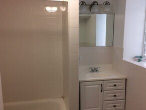 207 Park Dr, Unit 1E in Boston, MA - Building Photo - Building Photo