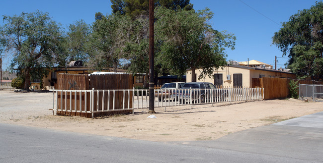 20744 Thunderbird Rd in Apple Valley, CA - Building Photo - Building Photo