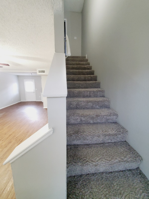 128 S Las Vegas Trail in White Settlement, TX - Foto de edificio - Building Photo