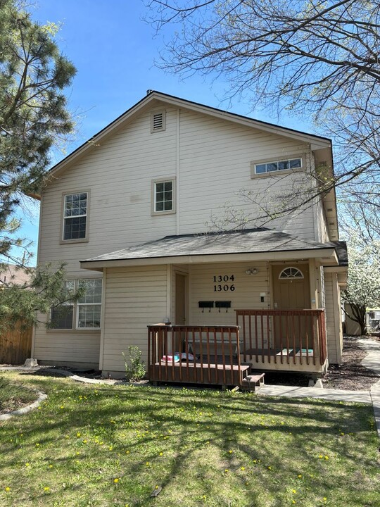 1304 S Denver Ave in Boise, ID - Foto de edificio