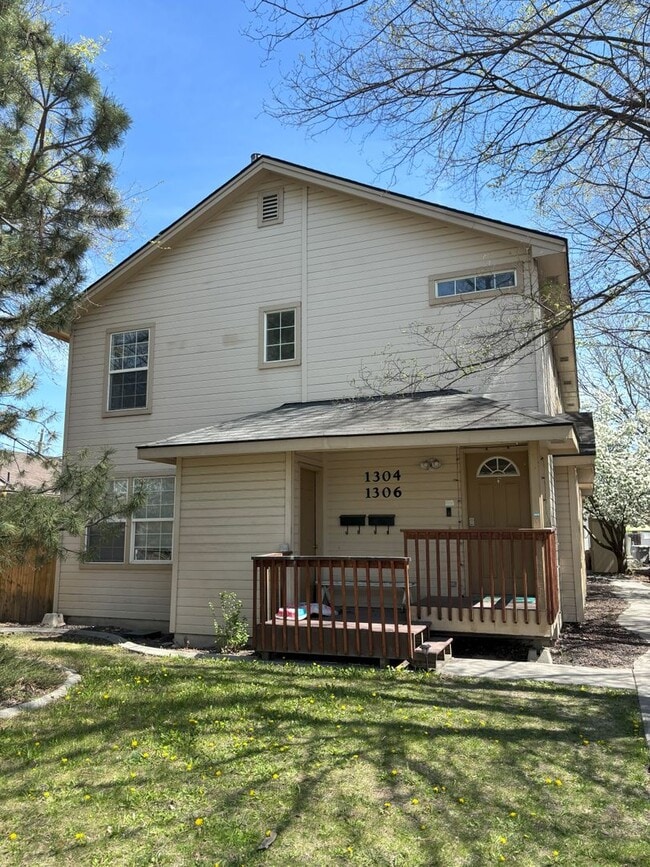 property at 1304 S Denver Ave