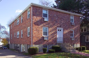 32 Newton Ave in Quincy, MA - Building Photo
