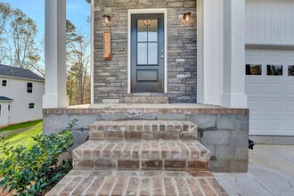 135 Dagnall Cir in Laurens, SC - Building Photo - Building Photo