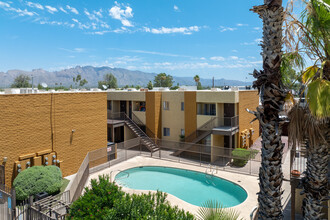 Mountain Ridge Apartments in Tucson, AZ - Foto de edificio - Building Photo