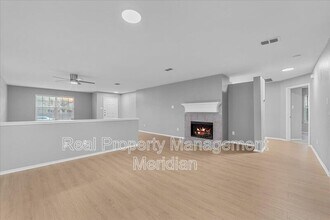 7802 Calgary Ln in Arlington, TX - Building Photo - Building Photo