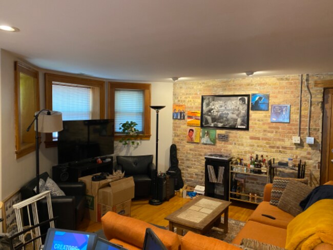 3242 W Wrightwood Ave in Chicago, IL - Building Photo - Building Photo