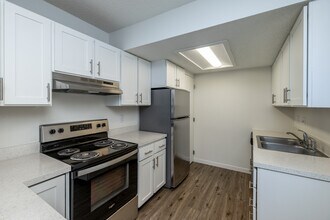 Saddlewood Park Townhomes in Minnetonka, MN - Foto de edificio - Interior Photo