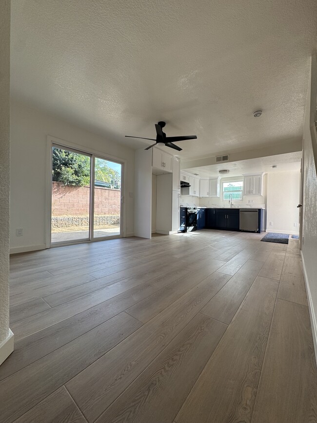 804 N Geneva St in Anaheim, CA - Foto de edificio - Building Photo