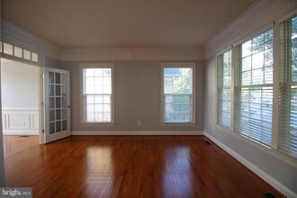 44136 Riverpoint Dr in Leesburg, VA - Building Photo - Building Photo