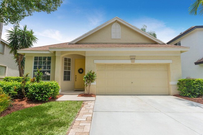 3237 SW Solitaire Palm Dr in Palm City, FL - Building Photo - Building Photo