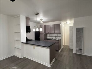 816 Belmont Ave, Unit D in Long Beach, CA - Building Photo - Building Photo