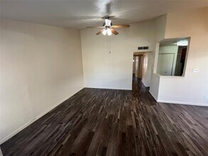 2450 Sunflower Dr in Arlington, TX - Building Photo - Building Photo