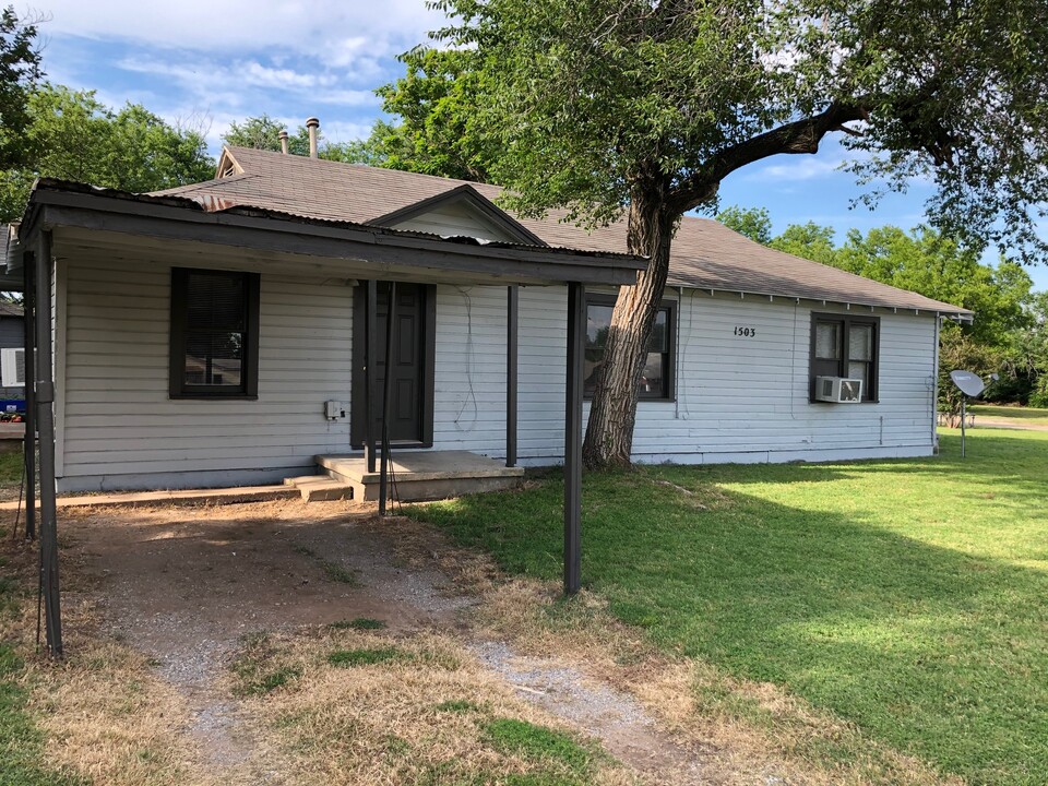 1503 NW Kingsbury Ave in Lawton, OK - Building Photo