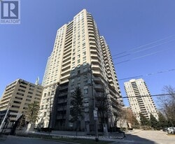 18 Hillcrest Ave in Toronto, ON - Building Photo