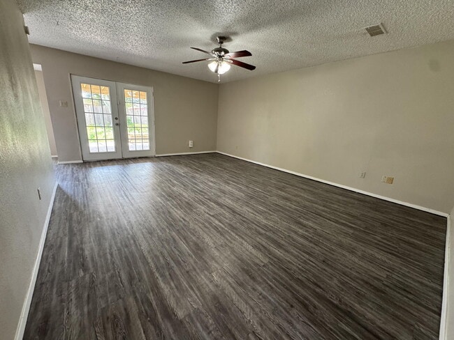 2908 Kline Ave in Lubbock, TX - Foto de edificio - Building Photo
