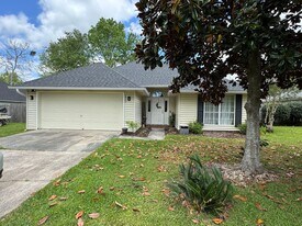 170 Teal Lake Dr in Richmond Hill, GA - Building Photo