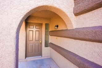 6641 W Chardonay Way in Las Vegas, NV - Building Photo - Building Photo