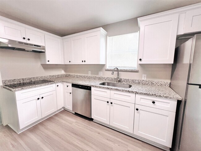 2220 Avenue L in Rosenberg, TX - Building Photo - Building Photo