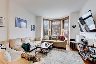 2815 N Racine Ave in Chicago, IL - Building Photo - Building Photo