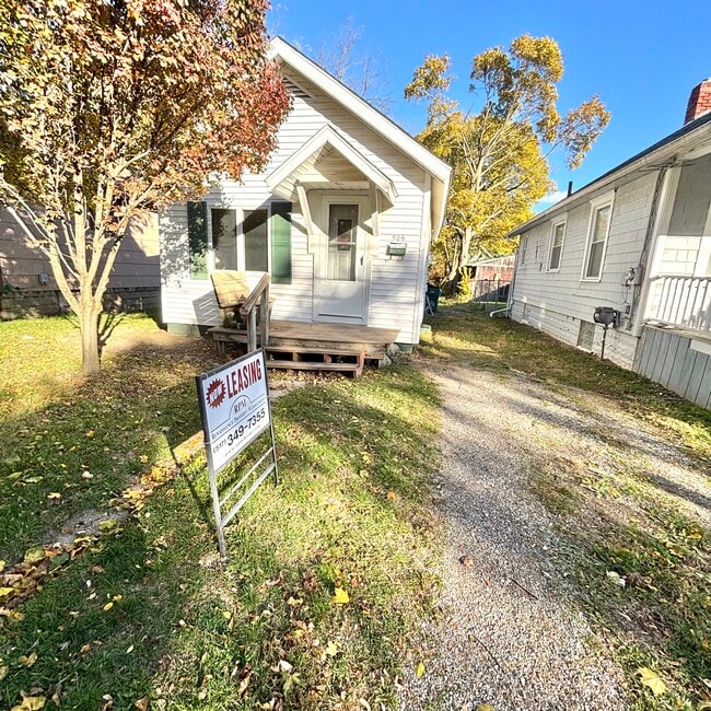 property at 506 N Foster Ave