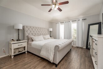 3210 Mystic Port Ln in League City, TX - Foto de edificio - Building Photo