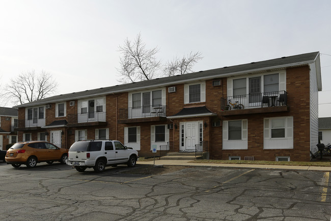 Eastown Villa Apartments in Nappanee, IN - Building Photo - Building Photo