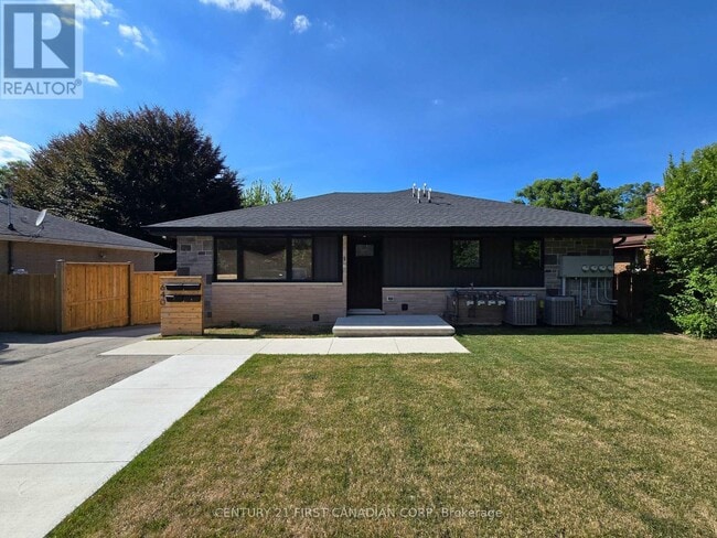 property at 640-640 Victoria St