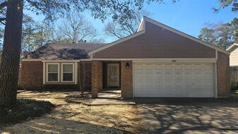 14807 Spring Lake Dr in Houston, TX - Building Photo